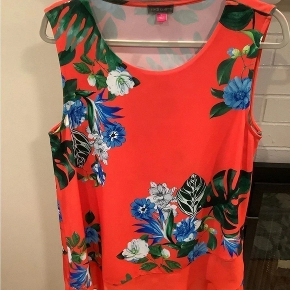 #32 Gorgeous Vince Camuto Red Floral Sleeveless Top Sz Large - Picture 6 of 10